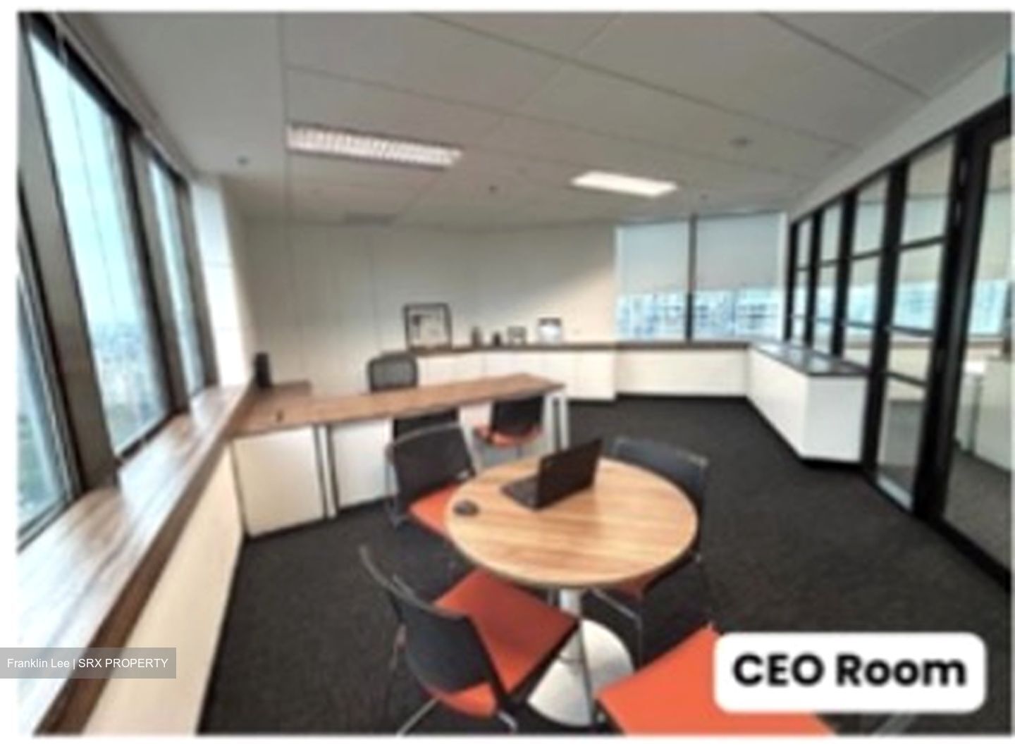 United Square (D11), Office #549225131